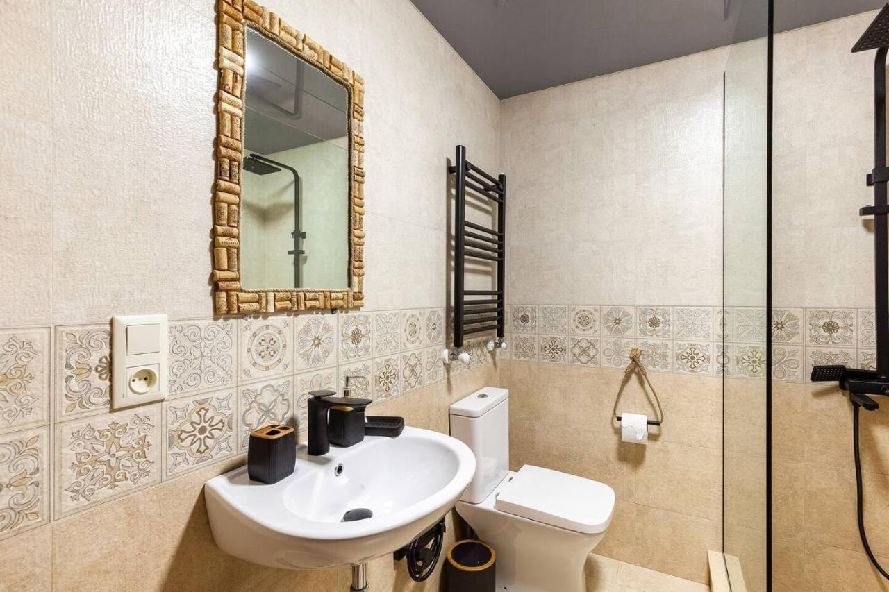 קוטאיסי Veli Group Apartment Near White Bridge ° מראה חיצוני תמונה